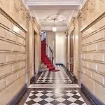 Studio In The 5Th *Pantheon*